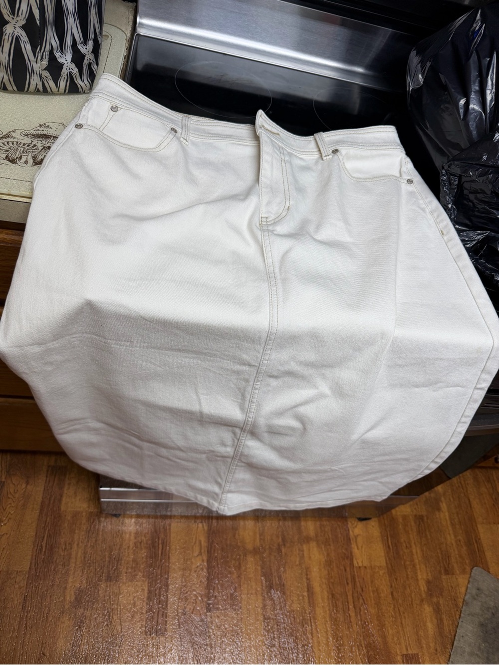 Cream/white Women's Denim Skirt - Clean Casual Style nwt